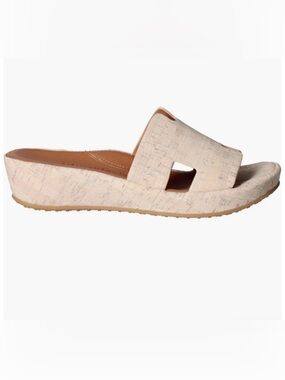 L'Amour Des Pieds Catiana Natural Cork Platform
Sandal in Whitewash
Size 7